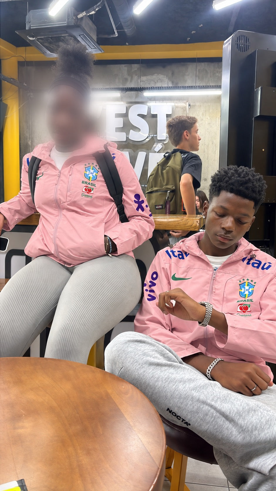 Veste Imperméable Brésil CBF – Rose